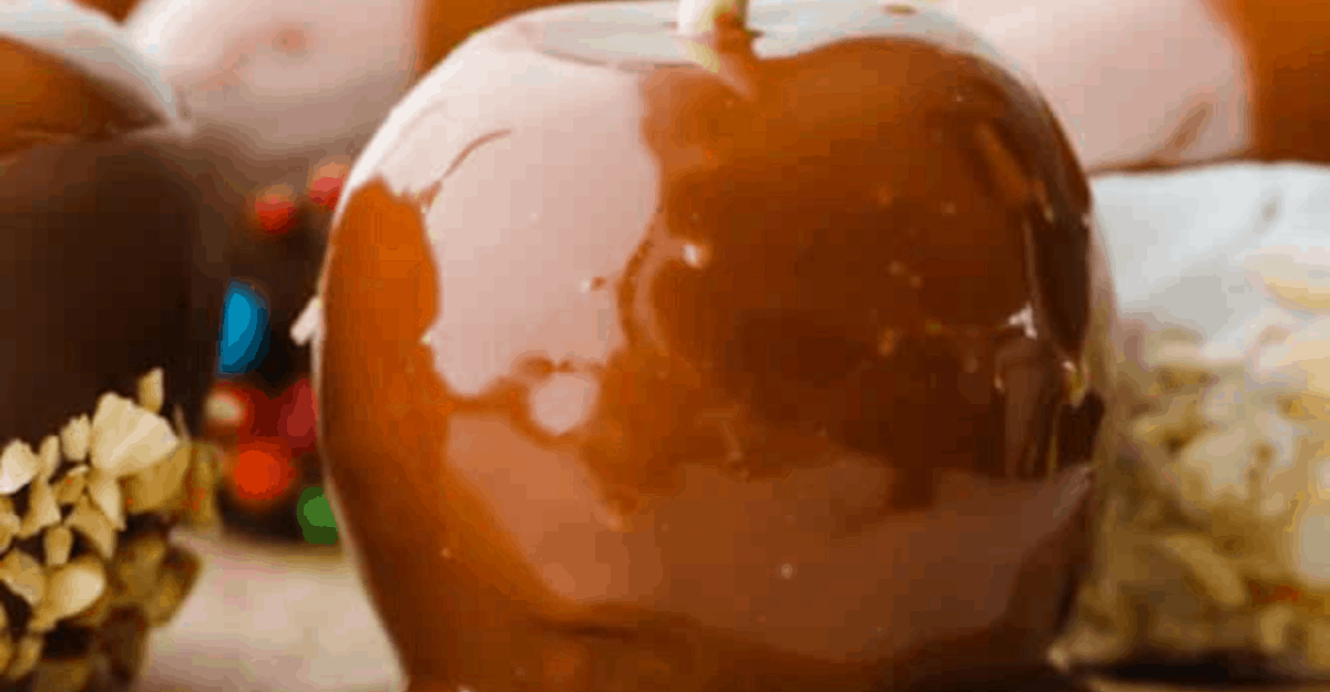 How to Make Homemade Caramel Candy Apple Recipe