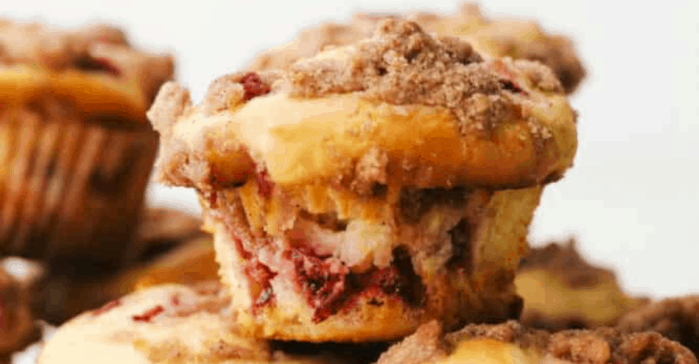 Yummy Strawberry Cheesecake Streusel Muffins